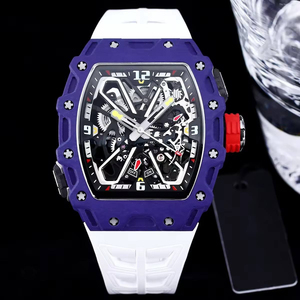Reloj Cronógrafo de Alta Calidad con Esqueleto de Fibra de Carbono Morada y Correa de Goma Blanca - Product Image 1