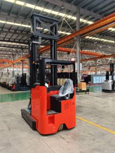 รถยกไฟฟ้าแบบ Reach Truck ขนาด 20-45 มม. - รับน้ำหนัก 3 ตัน แบตเตอรี่ตะกั่วกรด ยางโพลียูรีเทน สำหรับทางเดินแคบ ราคาสุดคุ้ม - Product Image 4
