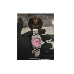 Montre de fiançailles en argent 925 avec moissanite VVS pour homme et femme, idéale pour les événements formels, disponible à la vente - Product Image 3