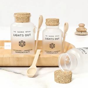 Plastique givré vide 100 g/ml 200 g/ml 300 g/ml Pot cosmétique <span class=keywords><strong>de</strong></span> sel <span class=keywords><strong>de</strong></span> bain ABS/bouteille/conteneur emballage <span class=keywords><strong>de</strong></span> soins <span class=keywords><strong>de</strong></span> la peau avec cuillère en <span class=keywords><strong>bois</strong></span> - Product Image 1