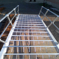 Grille d'escalier extérieure en acier galvanisé durable, anti-corrosion, moderne, fournie par l'usine