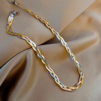 Collier en acier inoxydable à trois brins en forme de serpent, best-seller transfrontalier européen et américain pour femmes, minimaliste et élégant