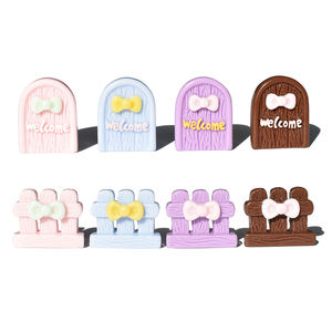 Nuevas Figuras Decorativas de Resina con Forma de Cerca y Puerta para Miniaturas de Jardín y Decoración de Casas de Muñecas - Product Image 1