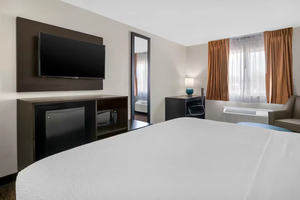 Sleep Inn & Suites by Choice Hotels: Letto a sedia con tavolo integrato per progetti alberghieri di alta gamma - Product Image 4