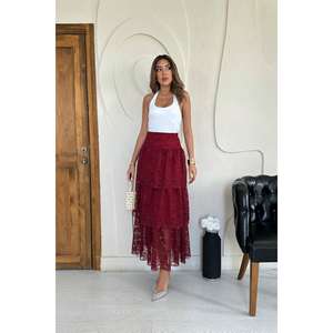 Falda Midi de Encaje Borgoña con Capas, Cintura Alta, Tela Suave para Mujer - Product Image 5