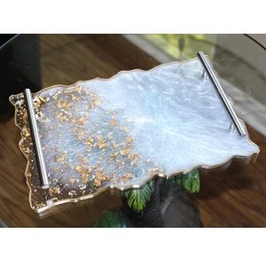 Bandeja de Resina de Lujo Más Demandada para Servir Alimentos o Bebidas, Joyería o Decoración del Hogar, Disponible a Precio de Exportación - Product Image 1