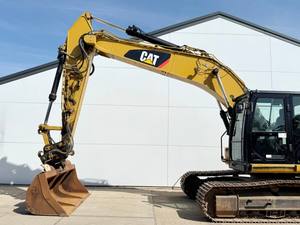 Vente de pelle sur chenilles Caterpillar CAT 323FL d'occasion, excellent prix et fiabilité, CAT323FL 25 tonnes, machine à chenilles d'excellente qualité - Product Image 3