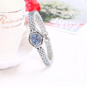 <span class=keywords><strong>Reloj</strong></span> de pulsera <span class=keywords><strong>dorado</strong></span> para <span class=keywords><strong>mujer</strong></span>, <span class=keywords><strong>reloj</strong></span> de pulsera de lujo con esfera pequeña, <span class=keywords><strong>reloj</strong></span> de cuarzo elegante de acero para <span class=keywords><strong>mujer</strong></span>, <span class=keywords><strong>reloj</strong></span> de moda, regalo para <span class=keywords><strong>mujer</strong></span> - Product Image 5