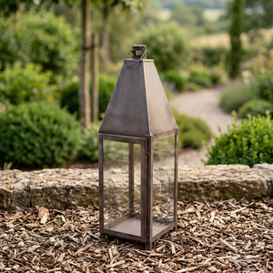 Farol de Vela Moderno de Acero Inoxidable y Vidrio con Pátina Marrón, Hecho a Mano, Duradero, para Decoración de Hogar, Exteriores, Porche, Patio y Bodas - Product Image 1