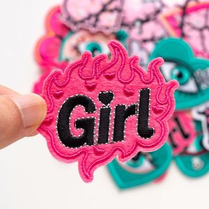 Patch thermocollant tendance motif note de musique, cœur, ailes, crâne, noir, rose, couteau pour décoration personnalisée - Product Image 3