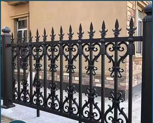 Magnifiques panneaux de clôture de jardin en fer modernes, durables et imperméables, galvanisés et thermolaqués pour la sécurité de la maison et l'utilisation en cour - Product Image 1