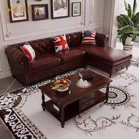 Canapé trois places droit de style Chesterfield américain, design rétro à boucles, structure en bois, revêtement en cuir PU, rembourrage en éponge, luxe léger