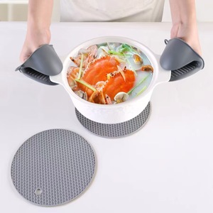 Mitaines de four en silicone, gants d'isolation thermique épaissis, coussinets en nid d'abeille, pinces à main, ensemble de 6 pièces pour la cuisine - Product Image 1