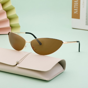 Gafas de Sol Estilo Europeo Americano Y2K para Mujer, Protección UV400, Marco Ovalado de Plástico y Metal, Lentes de PC, Color Negro - Product Image 2