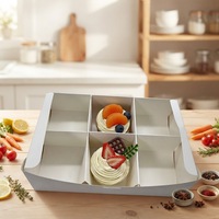 Boîte en carton pliable de type dossier, recyclable, de qualité alimentaire, en carton ivoire, à 9 compartiments, avec fenêtre ajourée en forme de nuage et gaufrage