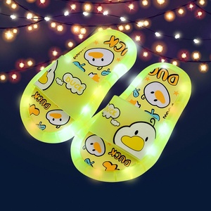 Pantuflas con suela de PVC y luces LED de dibujos animados para niños, luminosas de noche, con lunares, para verano, ocio, <span class=keywords><strong>hotel</strong></span> y primavera - Product Image 3