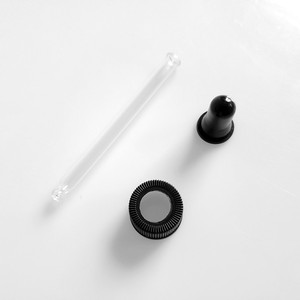Botella de vidrio con gotero Tianjing de 30 ml con tapa negra para almacenamiento y dispensación de aceites esenciales - Product Image 3