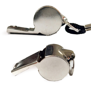 นกหวีดกีฬาสแตนเลสพร้อมสายคล้องคอ ผิวขัดเงา เสียงดังคมชัด เหมาะสำหรับโค้ช กรรมการ ผู้ตัดสิน การแข่งขันกีฬา - Product Image 6