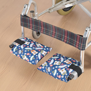 Coussinets de repose-pieds pour fauteuil roulant, protection souple, antidérapants, motif floral, paire pour utilisation avec fauteuil roulant manuel - Product Image 1