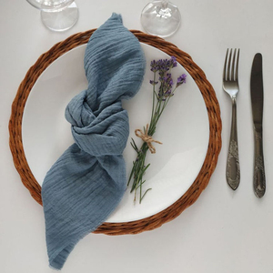 Décoration tissée verte élégante de chemin de table de fleur de rose pour les mariages et les événements à la maison d'hôtel - Product Image 1