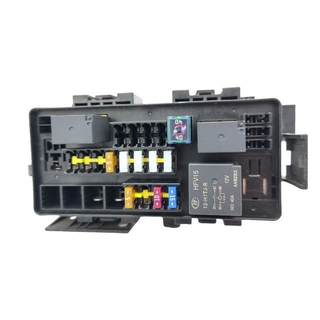 Hot Sale Dongfeng Fengshen E70 Yixuan High Quality Automotive Relay Fuse Box for Engine Compartment New Condition Vehicles