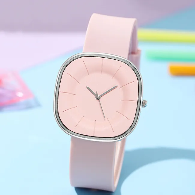 Iş kadın saatler lüks PU kemer kadınlar için kuvars saat bayanlar izle kadın moda kol saati Reloj Mujer Montre