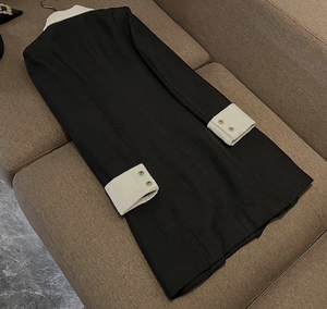 Manteau classique pour femme, noir et blanc, col rabattu, manches longues, simple boutonnage, coupe trapèze, mini-robe - Product Image 2