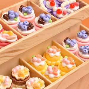 Cabujón plano de resina con forma de pastel mixto, dije de comida en miniatura para la fabricación de joyas DIY y decoración de horquillas hechas a mano - Product Image 4