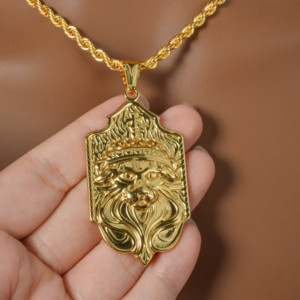 <b>Crown</b> Lion <b>King</b> Shield Charm Luxury Custom Engravable 316L Stainless Steel 18K Gold Plated Thick Twist Rope Mens Pendant - Product Image 3