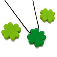 Collier sensoriel personnalisé en silicone non toxique pour enfants, à quatre trèfles, avec chaîne en corde, pour la dentition, le TDAH et l'autisme, pour la stimulation orale