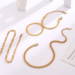 Простой дизайн, позолоченная цепочка-змейка 18K для женщин, украшение на ногу в стиле кубинского плетения. - Product Image 3