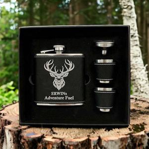 Petaca de cuero sintético de 6oz, regalo de padrino de boda, conjunto de Petaca de cuero personalizado con vasos de chupito y embudo - Product Image 5