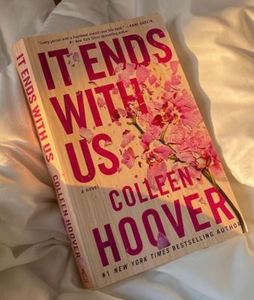 C'est à nous que ça concerne - Colleen Hoover - Livre - Roman - Histoire d'amour émotionnelle - Livre de fiction pour les jeunes adultes - Product Image 2