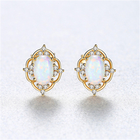 Feiner Schmuck 925 Sterling Silber Blumenform Natürlicher Ovaler Opal Zirkon Ohrstecker
