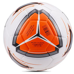 El balón de fútbol de alta calidad para cada nivel de habilidad ofrece un excelente rendimiento en partidos de entrenamiento y juegos recreativos - Product Image 6