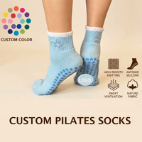 Chaussettes de yoga antidérapantes pour femmes, en tricot personnalisé Glacier, haute densité, bleu clair, avec broderie Pilates Grip