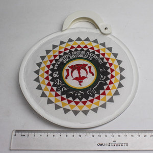 Disque volant en nylon imprimé avec logo personnalisé en <span class=keywords><strong>film</strong></span> plastique, éventail pliable à main rond en nylon avec pochette, disque volant pliable avec poche - Product Image 4