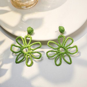Boucles d'oreilles fleur creuse géométrique en raphia noué à la main-Boho Chic bijoux tissés colorés léger cadeau tendance tropicale pour les femmes - Product Image 5