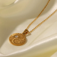 Collier à double couche vintage tendance avec chaîne chevrons, plaqué or 18 carats PVD, pendentif œil du diable en zircone