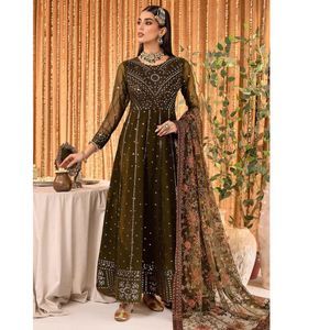 Maxi robe en mousseline de soie brodée et ornée à la main pour femmes - Product Image 6