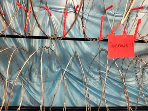 Bán hàng tốt nhất giá thấp concertina BTO-22 Dao cạo điện dây thép gai dẫn điện Lưỡi dây thép gai 500mm mỗi cuộn Chống leo lên hàng rào - Product Image 2