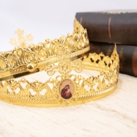 Lot de 2 couronnes royales en strass rouges pour hommes et femmes, diadèmes de roi et de reine pour bal de promo, accessoires de costume pour mariages et fêtes d'anniversaire