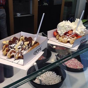 Plateau à gaufres pour crème glacée <span class=keywords><strong>belge</strong></span> polyvalent pour les boissons glacées, les frites et les canapés Récipient alimentaire en papier jetable pour les cafés - Product Image 5