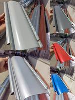Porte coulissante durable résistante à la tempête bloque les courants d'air empêche la perte de chaleur et réduit le bruit ambiant dans les environnements exposés au vent