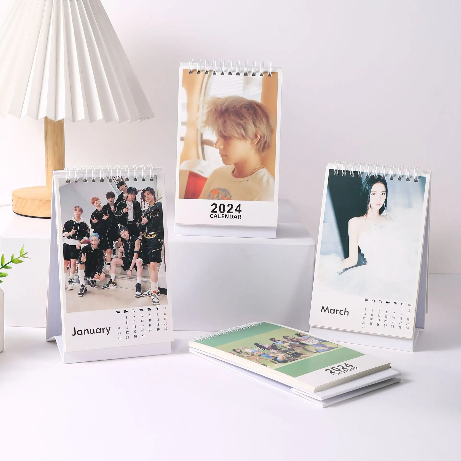 2024 K-Pop Custom Printed Desktop Calendar Paper Advent Calendar for Desk for Clock Photo Frame Display Promotion