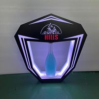 Présentoir lumineux en acrylique PlexiWood BP005 pour bouteilles de vin avec logo personnalisé, idéal pour bars, discothèques et présentation de bouteilles VIP