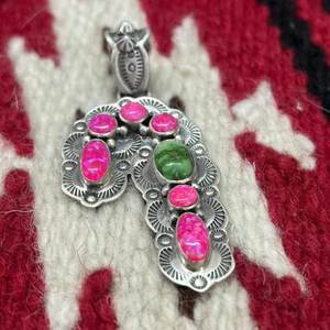 จี้เงินแท้ชุบทองคำขาวประดับด้วยเทอร์ควอยซ์สีชมพูสดแบบเซอร์โโนแวนเมาน์เทน  งานแฮนด์เมดสำหรับผู้หญิง - Product Image 1