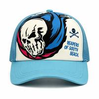 Gorra Trucker de Espuma de Velour con Estampado de Calavera Personalizado y Puntos de Leopardo, Logotipo de Hoja Bordado en 3D, Malla Trasera, Visera Curva, Bordado a Mano Personalizado OEM