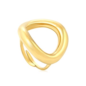 แหวนสแตนเลสสตีลชุบทอง 18K ดีไซน์มินิมอลสำหรับผู้หญิง แหวนวงรีแบบโปร่งทันสมัย กันน้ำ เหมาะสำหรับเป็นของขวัญงานแต่งงาน - Product Image 1