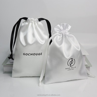 Sacs à cordon en satin personnalisés avec logo pour extensions de cheveux et perruques, sacs en satin de soie noirs de qualité supérieure pour perruques